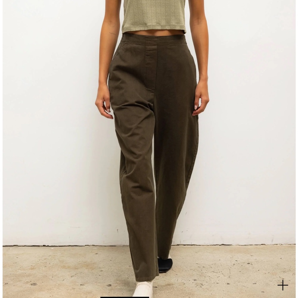 Leset Chloe Barrel Pant in Dark Olive - Picture 3 of 6